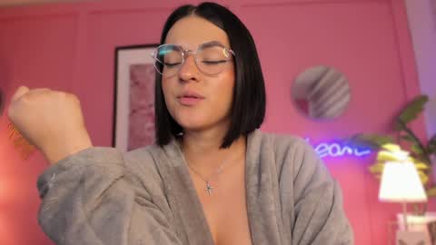 Snapshot of soysaraa_ chatting on 01.09.25 Aleja online show from 01.09.25