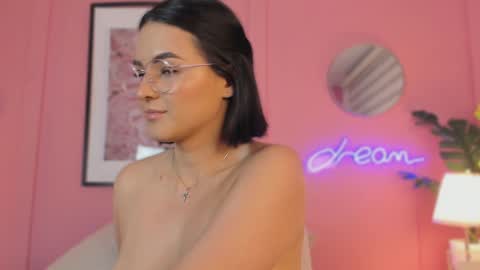 Snapshot of soysaraa_ chatting on 02.05.25 Aleja online show from 02.05.25