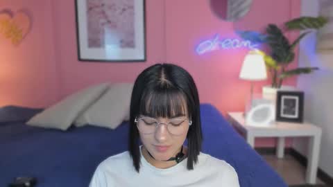 Snapshot of soysaraa_ chatting on 09.12.25 Aleja online show from 09.12.25