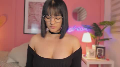 Snapshot of soysaraa_ chatting on 09.25.25 Aleja online show from 09.25.25
