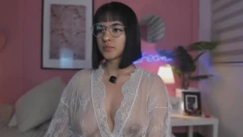 Snapshot of soysaraa_ chatting on 10.07.25 Aleja online show from 10.07.25