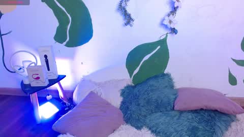 Snapshot of soysilvanna_ chatting on 02.05.25 online show from 02.05.25