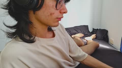 Snapshot of spaiseebuhnaanuh chatting on 03.04.25 Roger online show from 03.04.25