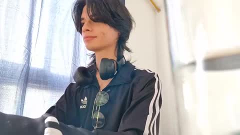 Snapshot of spaiseebuhnaanuh chatting on 03.06.25 Roger online show from 03.06.25