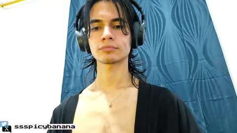 Snapshot of spaiseebuhnaanuh chatting on 03.08.25 Roger online show from 03.08.25