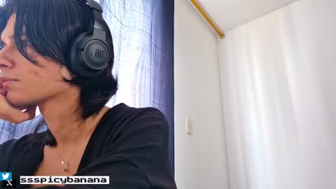 Snapshot of spaiseebuhnaanuh chatting on 03.08.25 Roger online show from 03.08.25