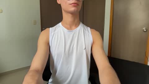 Snapshot of spaiseebuhnaanuh chatting on 09.25.25 Roger online show from 09.25.25