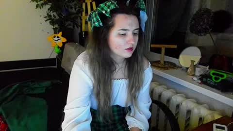 Snapshot of spanking_girls chatting on 12.25.24 Evgenia online show from 12.25.24