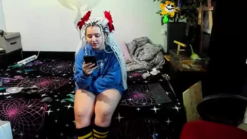 Snapshot of spanking_girls chatting on 01.08.25 Evgenia online show from 01.08.25