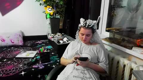 Snapshot of spanking_girls chatting on 01.16.25 Evgenia online show from 01.16.25