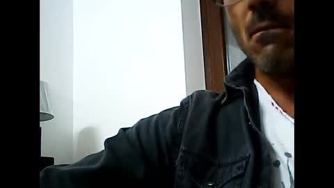 Snapshot of speed0800 chatting on 10.19.25 Speed online show from 10.19.25