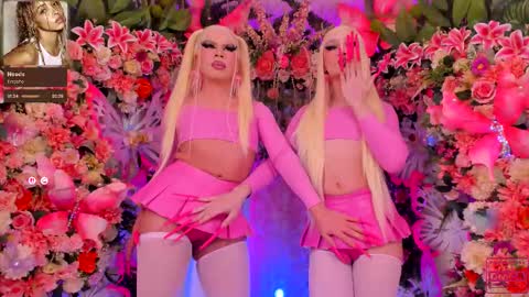 Snapshot of spicysluts chatting on 10.16.25  Alison  Sharon  online show from 10.16.25