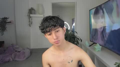 Snapshot of spider_baby_ chatting on 12.02.25 spider_baby_ online show from 12.02.25