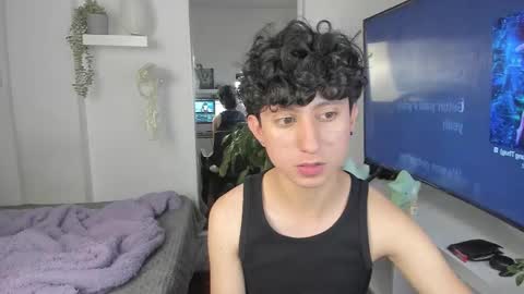 Snapshot of spider_baby_ chatting on 12.03.25 spider_baby_ online show from 12.03.25