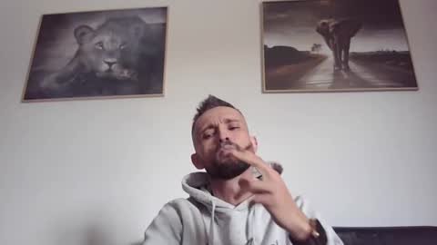 Snapshot of spyco82 chatting on 03.02.25 spyco82 online show from 03.02.25