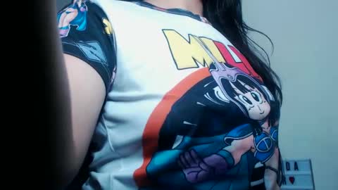 Snapshot of squirt_milk_ chatting on 02.13.25 Carolainss online show from 02.13.25
