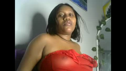 Snapshot of squirtqueen333 chatting on 12.02.24 shana online show from 12.02.24
