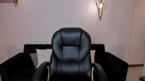 Stacy Woods online show from 12.04.24