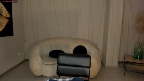 Stacy Woods online show from 03.05.25