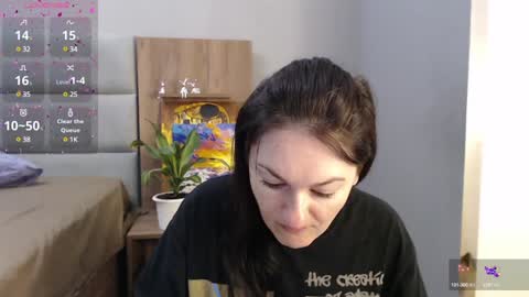 Snapshot of stacy_davise chatting on 02.07.25 STACY online show from 02.07.25