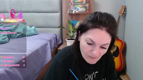 Snapshot of stacy_davise chatting on 02.21.25 STACY online show from 02.21.25