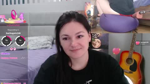Snapshot of stacy_davise chatting on 02.23.25 STACY online show from 02.23.25