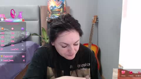 Snapshot of stacy_davise chatting on 02.24.25 STACY online show from 02.24.25
