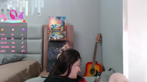 Snapshot of stacy_davise chatting on 03.04.25 STACY online show from 03.04.25