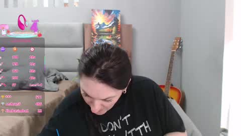 Snapshot of stacy_davise chatting on 03.06.25 STACY online show from 03.06.25
