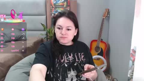 Snapshot of stacy_davise chatting on 03.08.25 STACY online show from 03.08.25