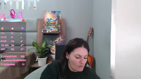 Snapshot of stacy_davise chatting on 03.08.25 STACY online show from 03.08.25