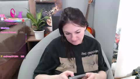 Snapshot of stacy_davise chatting on 03.10.25 STACY online show from 03.10.25