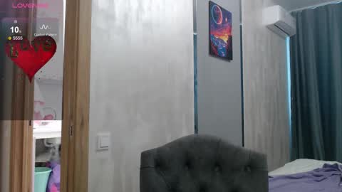 Snapshot of stacy_davise chatting on 09.24.25 STACY online show from 09.24.25