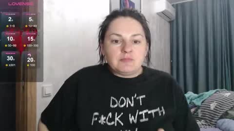 Snapshot of stacy_davise chatting on 10.02.25 STACY online show from 10.02.25