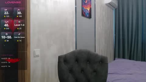 Snapshot of stacy_davise chatting on 10.02.25 STACY online show from 10.02.25