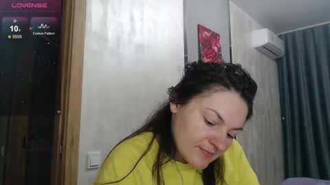 Snapshot of stacy_davise chatting on 10.03.25 STACY online show from 10.03.25