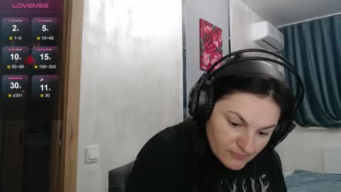 Snapshot of stacy_davise chatting on 10.17.25 STACY online show from 10.17.25
