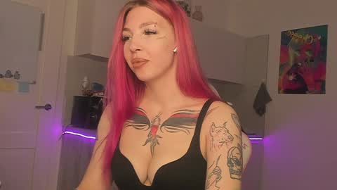 Snapshot of stacy_quinst chatting on 12.02.24 Stacy online show from 12.02.24