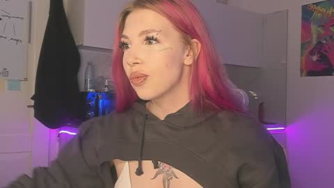 Snapshot of stacy_quinst chatting on 01.19.25 Stacy online show from 01.19.25