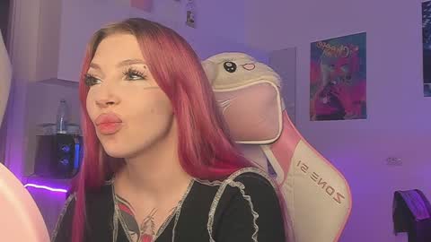 Snapshot of stacy_quinst chatting on 01.22.25 Stacy online show from 01.22.25