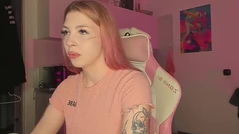 Snapshot of stacy_quinst chatting on 09.26.25 Stacy online show from 09.26.25