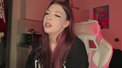 Snapshot of stacy_quinst chatting on 10.26.25 Stacy online show from 10.26.25