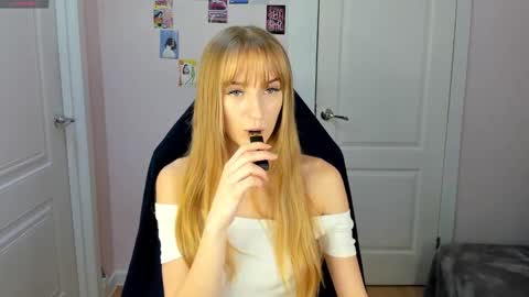 Snapshot of stacy_riiver chatting on 12.23.24 Stacy Mon Tue Wed Thu Fri Sun GMT GMT 3 1000am - 0400pm online show from 12.23.24