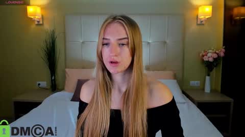 Snapshot of stacy_riiver chatting on 09.17.25 Stacy Mon Tue Wed Thu Fri Sun GMT GMT 3 1000am - 0400pm online show from 09.17.25