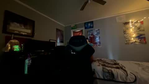 Snapshot of starlight09102 chatting on 03.05.25 Starlight online show from 03.05.25