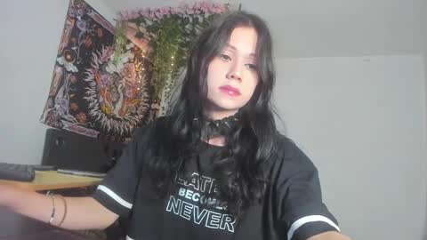 Snapshot of starmoonly chatting on 02.15.25 starmoonly online show from 02.15.25