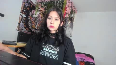 Snapshot of starmoonly chatting on 02.16.25 starmoonly online show from 02.16.25