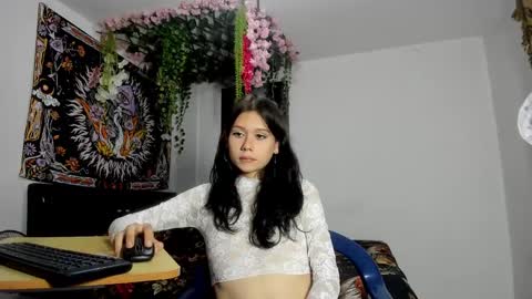 Snapshot of starmoonly chatting on 02.22.25 starmoonly online show from 02.22.25