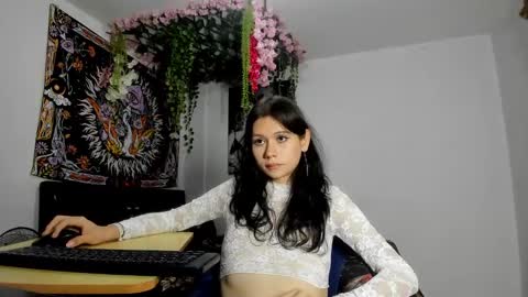 Snapshot of starmoonly chatting on 02.22.25 starmoonly online show from 02.22.25