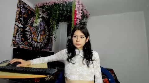 Snapshot of starmoonly chatting on 02.22.25 starmoonly online show from 02.22.25